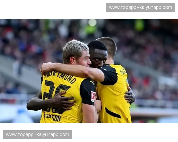 德甲巅峰对决:多特蒙德vs拜仁直播,一场不容错过的绿茵盛宴! 德甲巅峰对决:多特蒙德vs拜仁直播,一场不容错过的绿茵盛宴!